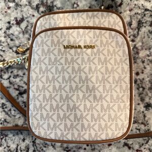 Michael Kors Vanilla Cross body travel